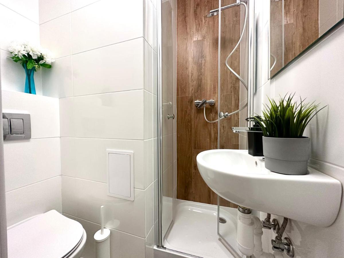 Mmrent One Way Room Гданск Екстериор снимка